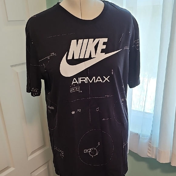 Mens Nike Air Max Graphic Black T-shirt Size XL - Picture 1 of 8